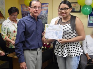 05 Entrega de Reconocimiento a Asociados de Colon